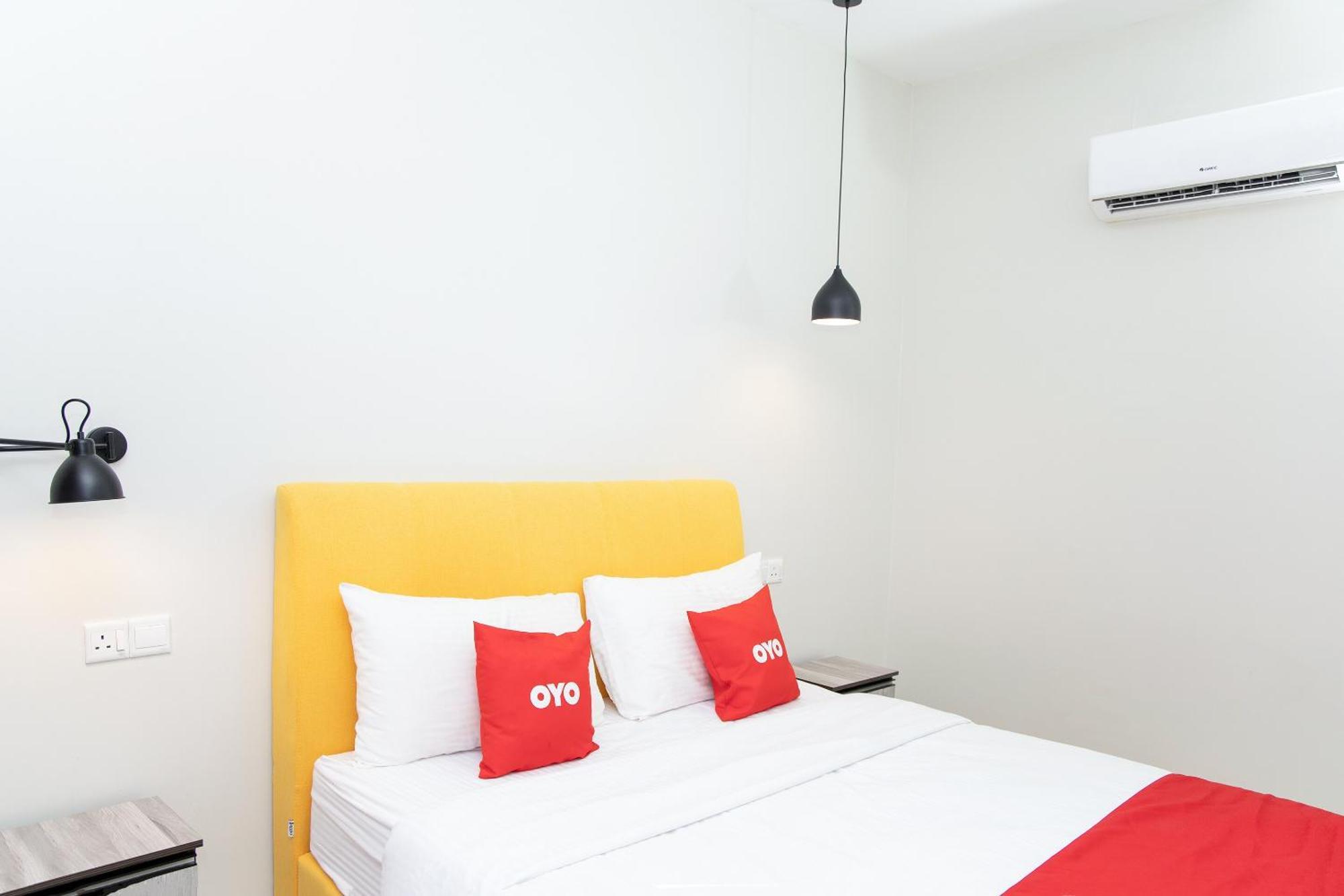 Capital O 90406 Mirani Hotel أمبانغ المظهر الخارجي الصورة