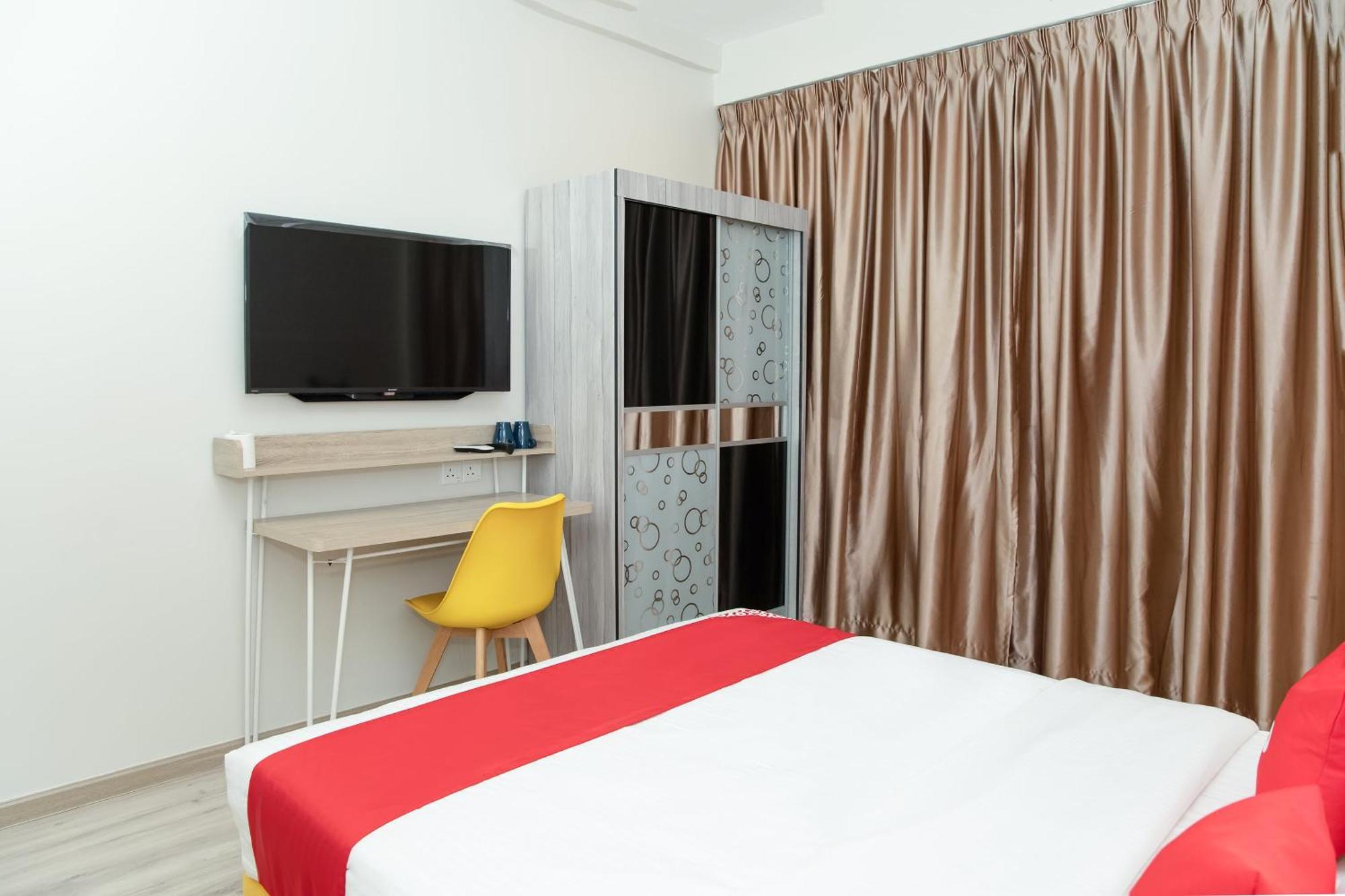 Capital O 90406 Mirani Hotel أمبانغ المظهر الخارجي الصورة
