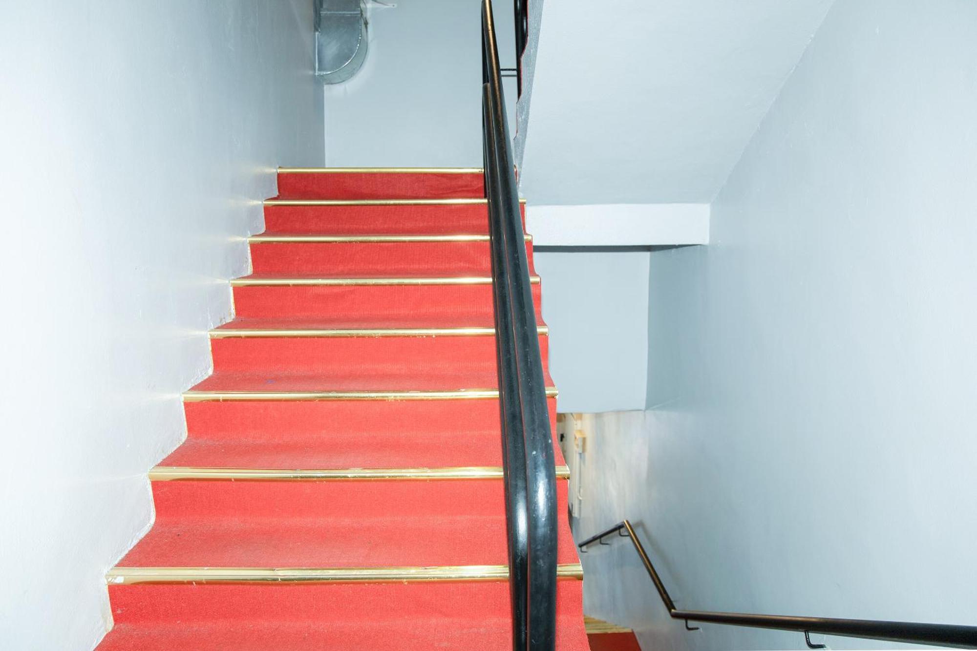 Capital O 90406 Mirani Hotel أمبانغ المظهر الخارجي الصورة