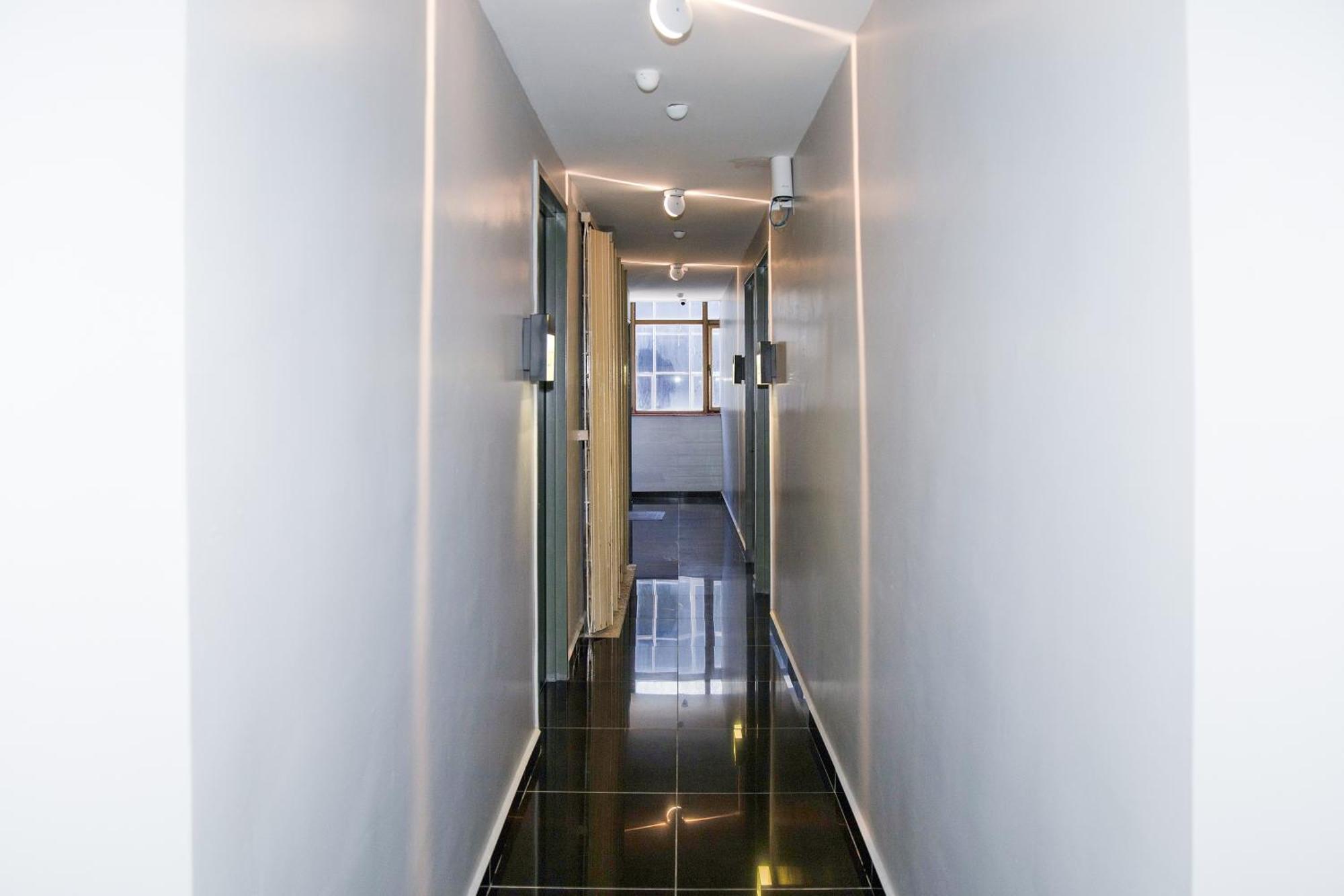 Capital O 90406 Mirani Hotel أمبانغ المظهر الخارجي الصورة