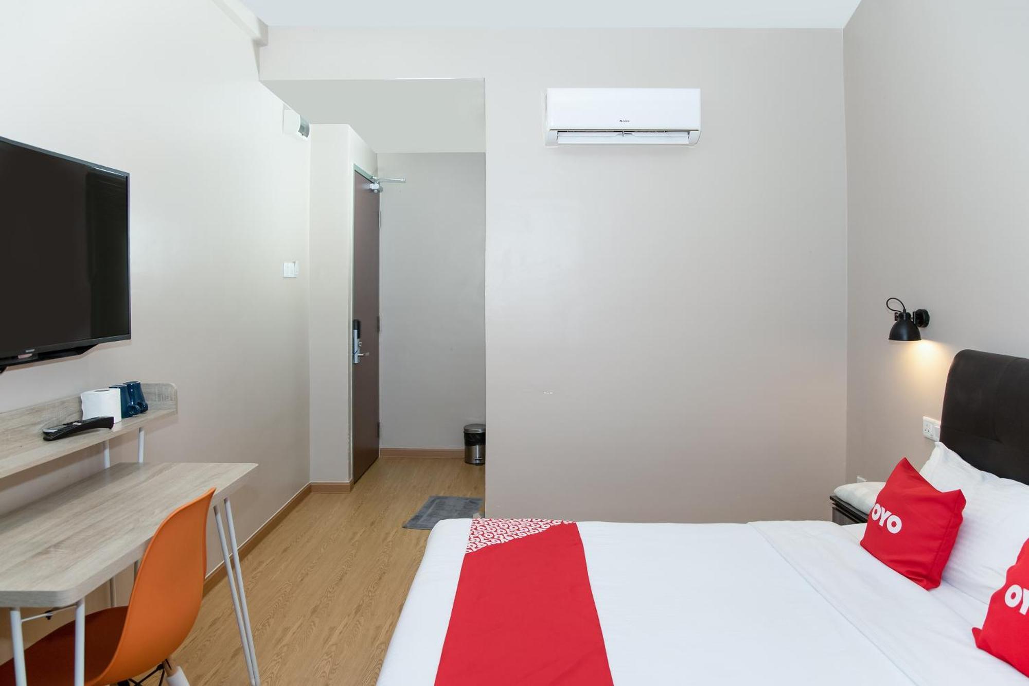 Capital O 90406 Mirani Hotel أمبانغ المظهر الخارجي الصورة